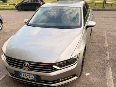 Usata VW Passat Business 150 CV (110 kW) 2014 Argento Berlina