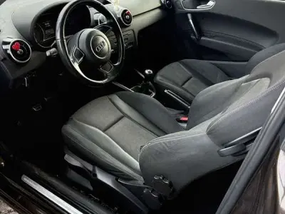 Usata Audi A1 105 CV (77 kW) 2012 Marrone Utilitaria
