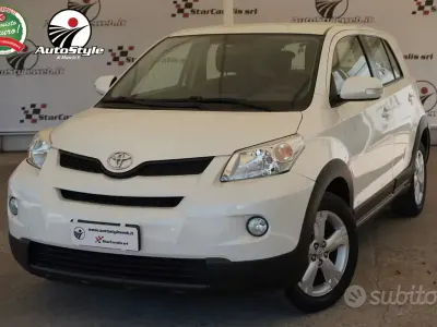 Usata Toyota Urban Cruiser 90 CV (66 kW) 2010 Bianco Utilitaria