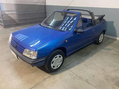 Usata Peugeot 205 60 CV (44 kW) 1993 Blu/azzurro Cabrio