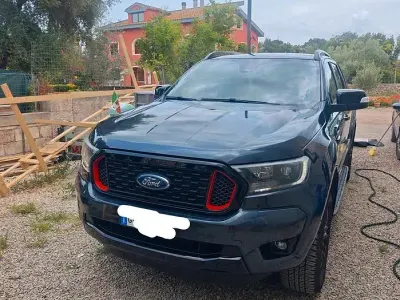 Usata Ford Ranger 213 CV (156 kW) 2021 Grigio Pick-up