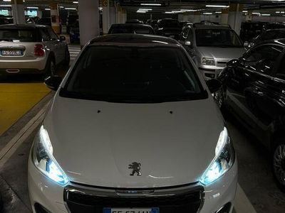 Usata Peugeot 208 120 CV (88 kW) 2016 Bianco Utilitaria