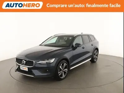 Usata Volvo V60 CC Ultimate 197 CV (144 kW) 2023 Blu Station wagon