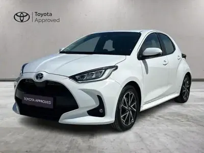 Usata Toyota Yaris Hybrid Trend 92 CV (67 kW) 2023 Bianco Berlina