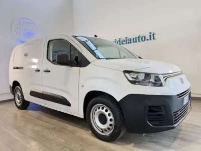 Usata Fiat Doblò 102 CV (75 kW) 2023 Bianco Monovolume
