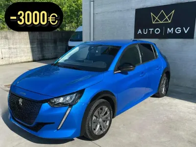 Begagnad Peugeot 208 Allure 56 kW (77 HK) 2023 Blå Halvkombi