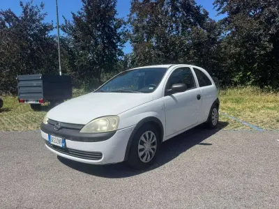 Usata Opel Corsa Comfort 58 CV (42 kW) 2002 Bianco Utilitaria