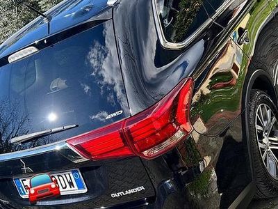Usata Mitsubishi Outlander 150 CV (110 kW) 2017 Nero SUV