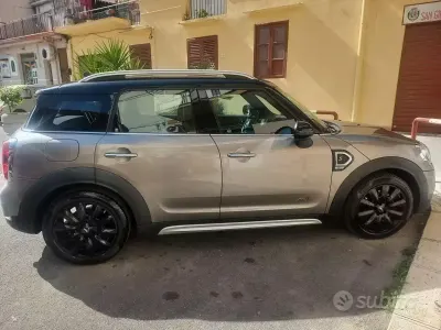 Usata Mini Countryman 190 CV (139 kW) 2017 Grigio SUV