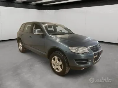 Usata VW Touareg R 174 CV (127 kW) 2008 Grigio SUV