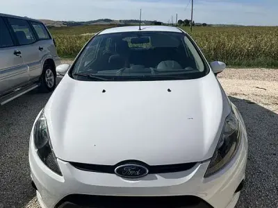 Usata Ford Fiesta Titanium 68 CV (50 kW) 2011 Bianco Berlina