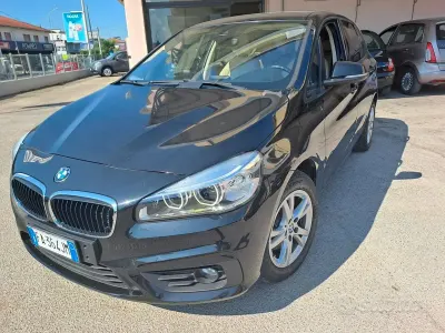 Usata BMW 218 Luxury Line 150 CV (110 kW) 2015 Nero Station wagon
