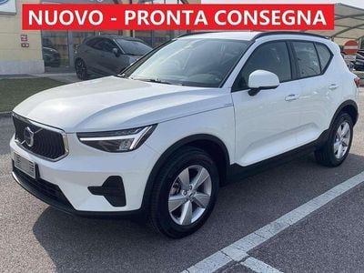 Nuova Volvo XC40 163 CV (119 kW) 2026 Ice white SUV