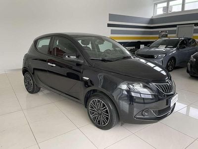Usata Lancia Ypsilon Gold 69 CV (50 kW) 2023 Nero Utilitaria