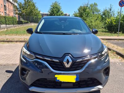 Usata Renault Captur 143 CV (105 kW) 2022 Grigio SUV