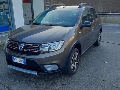 Usata Dacia Sandero 95 CV (69 kW) 2018 Marrone SUV