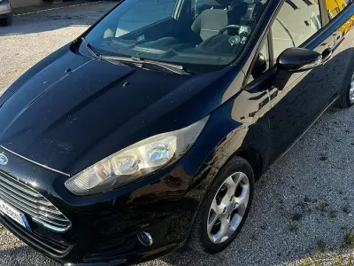Usata Ford Fiesta Titanium 75 CV (55 kW) 2014 Nero Utilitaria