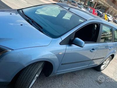 Begagnad Ford Focus 100 HK (73 kW) 2007 Kombi