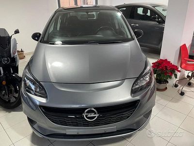 Usata Opel Corsa Innovation 69 CV (50 kW) 2017 Grigio Berlina