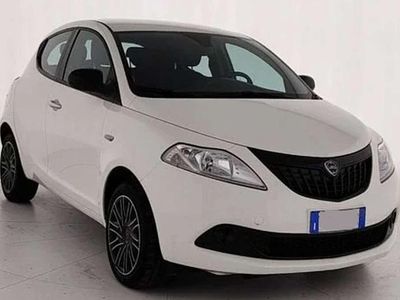 Usata Lancia Ypsilon Silver 69 CV (50 kW) 2023 Bianco gelato pastello extra Utilitaria
