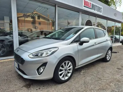 Usata Ford Fiesta Titanium 86 CV (63 kW) 2018 Argento Utilitaria