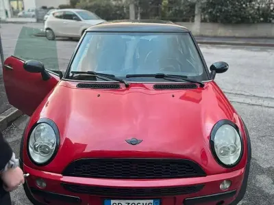 Usata Mini One D 75 CV (55 kW) 2004 Rosso Utilitaria