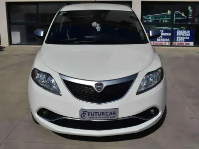 Usata Lancia Ypsilon S 95 CV (69 kW) 2016 Bianco Utilitaria