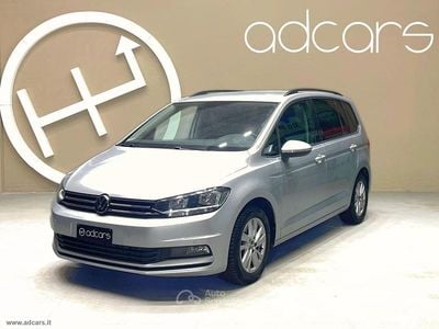 Begagnad VW Touran Business 150 HK (110 kW) 2022 Grå Minibuss