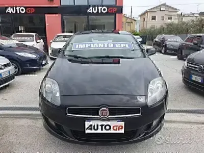 Usata Fiat Bravo 90 CV (66 kW) 2013 Nero Utilitaria