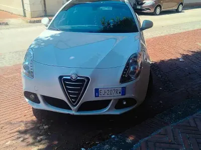 Usata Alfa Romeo Giulietta 170 CV (125 kW) 2011 Bianco Utilitaria