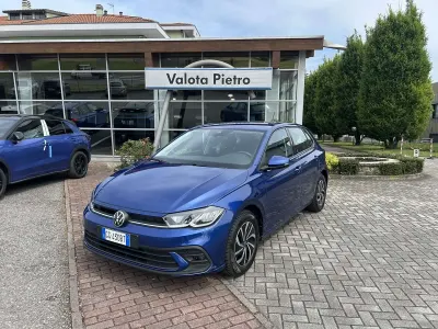 Begagnad VW Polo Life 95 HK (69 kW) 2021 Blå Halvkombi