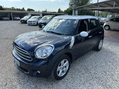 Usado Mini Cooper D Countryman Business 111 HP (81 kW) 2015 Branco SUV
