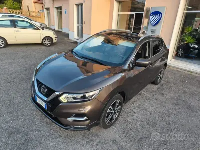 Usata Nissan Qashqai N-Connecta 116 CV (85 kW) 2018 Marrone SUV