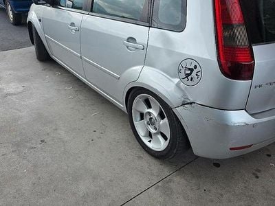 Usata Ford Fiesta 68 CV (50 kW) 2003 Grigio Berlina