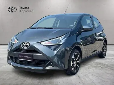 Usata Toyota Aygo 72 CV (52 kW) 2020 Grigio Utilitaria