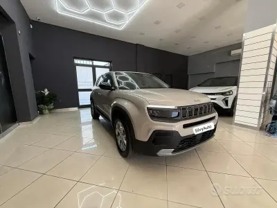 Usata Jeep Avenger Summit 101 CV (74 kW) 2024 Beige SUV