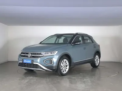 Usata VW T-Roc Style 116 CV (85 kW) 2025 Petroleum blue metallizzato ne SUV