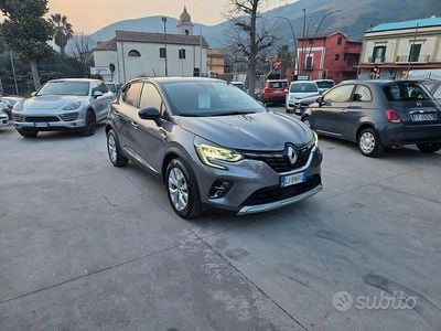 Usata Renault Captur 100 CV (73 kW) 2022 Grigio SUV