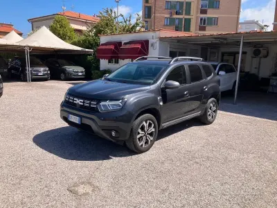 Second-hand Dacia Duster Journey 101 CP (74 kW) 2023 Gri SUV