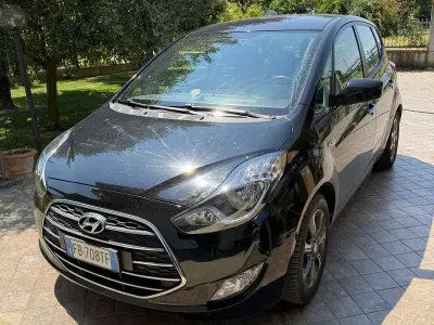 Usata Hyundai ix20 Classic 77 CV (56 kW) 2015 Nero Utilitaria