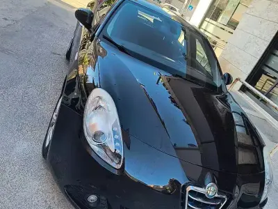 Usata Alfa Romeo Giulietta 105 CV (77 kW) 2012 Nero Utilitaria