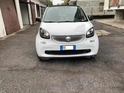 Begagnad Smart ForTwo Coupé 61 HK (44 kW) 2019 Vit Sportkupé