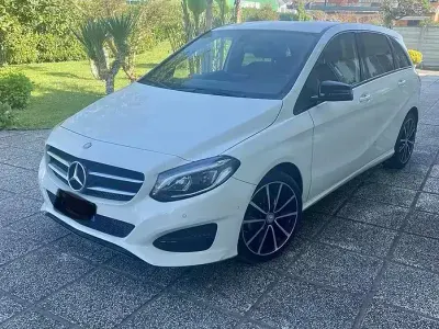 Usata Mercedes B180 116 CV (85 kW) 2017 Bianco Utilitaria