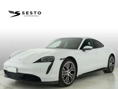 Usata Porsche Taycan 239 kW (326 CV) 2022 Bianco Berlina