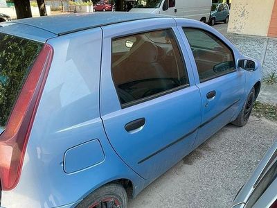 Usata Fiat Punto 69 CV (50 kW) 2005 Utilitaria