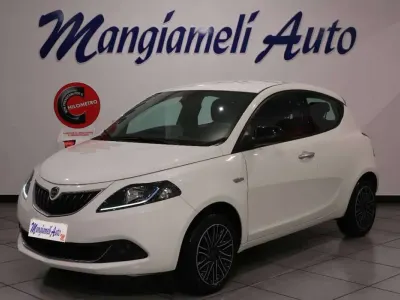 Gebraucht Lancia Ypsilon Gold 69 PS (50 kW) 2023 Weiß Kleinwagen