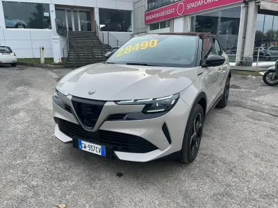 Usata Alfa Romeo GT Junior Edizione Speciale 145 CV (106 kW) 2024 Bicolor SUV