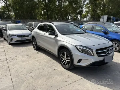Usata Mercedes GLA220 136 CV (100 kW) 2016 Grigio SUV