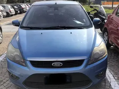 Usata Ford Focus 115 CV (84 kW) 2010 Bluazzurro Utilitaria