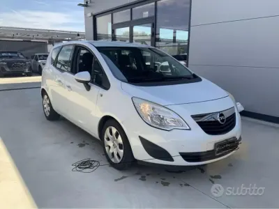 Usata Opel Meriva 75 CV (55 kW) 2012 Bianco Monovolume
